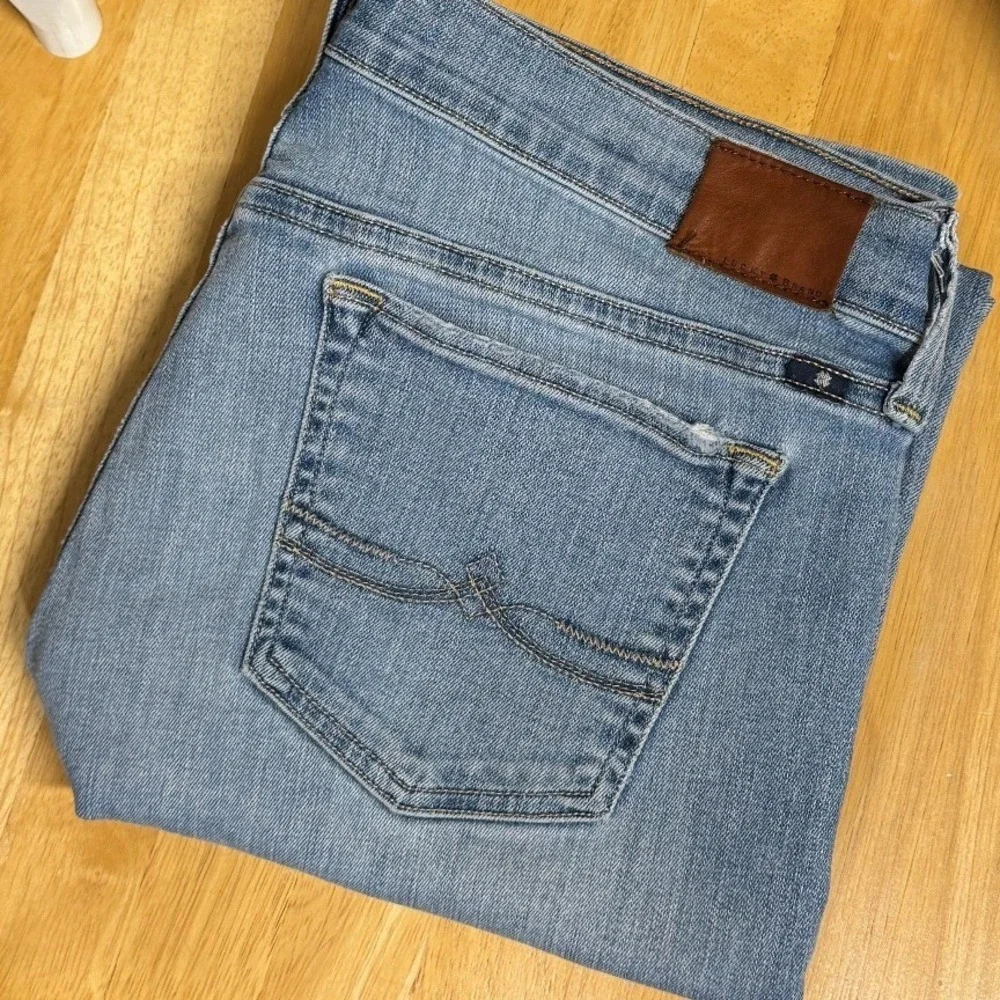 Lucky Brand Sweet Jean Straight Light Wash Denim Jeans 10 30 Mid Rise